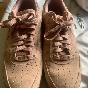 Air Force one particle pink suede shoe